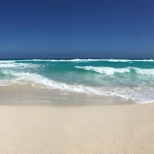 https://luxury-villa-charly-villas-tropical-zona-hotelera.quintano-roohotels.com